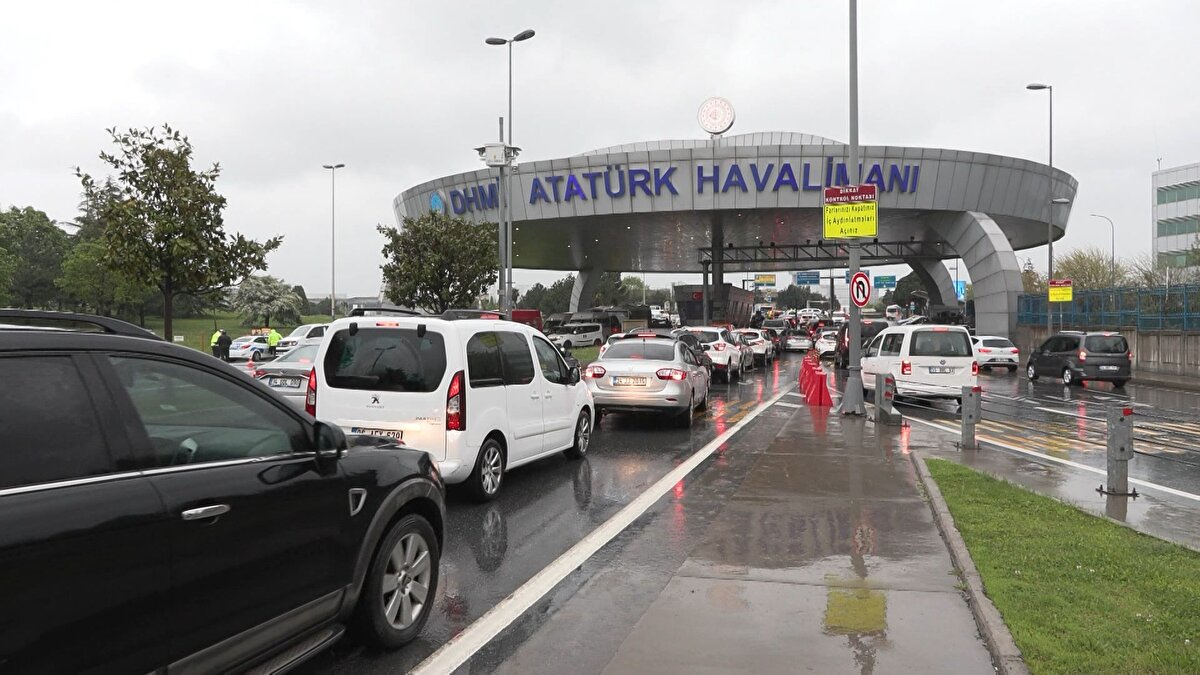 Türkiye Teknoloji Takımı Vakfı ile Sanayi ve Teknoloji Bakanlığı öncülüğünde düzenlenen TEKNOFEST, 5 gün boyunca teknoloji yarışmaları, hava gösterileri, konserler gibi birçok faaliyete ev sahipliği yapacak.