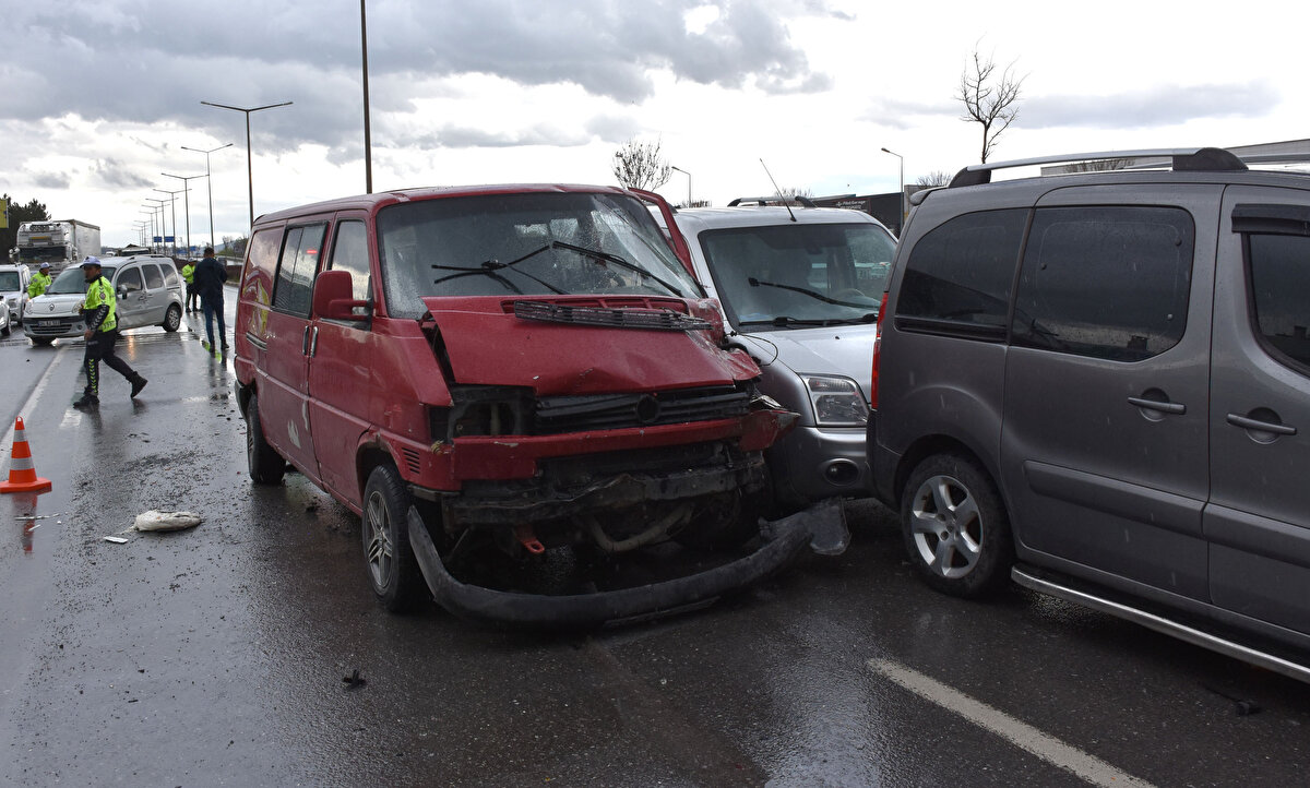 Kaza, saat 14.30 sıralarında, Gültepe Mahallesi Sivas- Ankara kara yolu 4 Eylül Sanayi Sitesi yakınlarında meydana geldi.