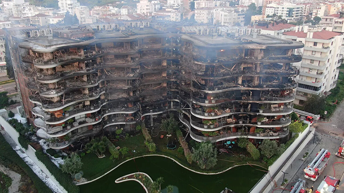 Yangına itfaiye ekipleri, Orman Bölge Müdürlüğü'ne ait arazöz ve İl Emniyet Müdürlüğü'ne ait TOMA'lar yerden, yangın söndürme helikopteri ise havadan müdahale etti.<br><br>