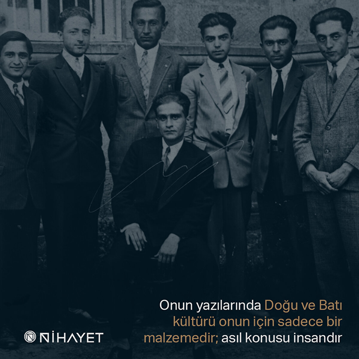 Onun yazılarında Doğu ve Batı k&#252;lt&#252;r&#252; onun i&#231;in sadece bir malzemedir; asıl konusu insandır