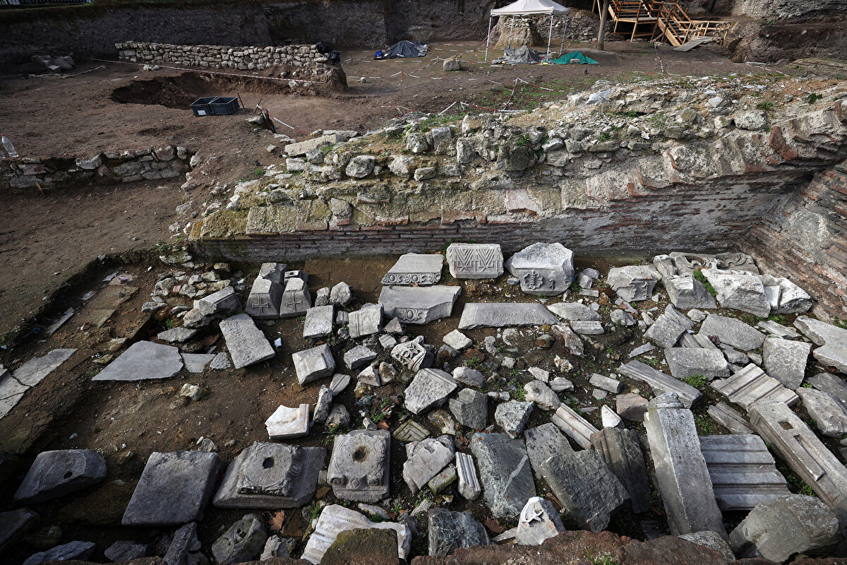 Bölge Koruma Kuruluna burayı arkeopark alanı haline getirmek ve ziyarete açmak amacıyla proje getirildiğini kaydeden Asal, bunun üzerine alanda temizlik, restorasyon ve teşhir çalışmalarının planlandığını söyledi.<br><br>