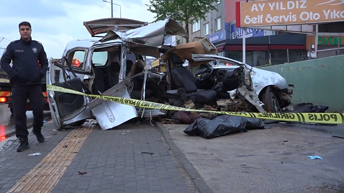 Kaza, saat 05.30 sıralarında Esenevler Mahallesi Ankara Yolu Caddesi'nde meydana geldi.
