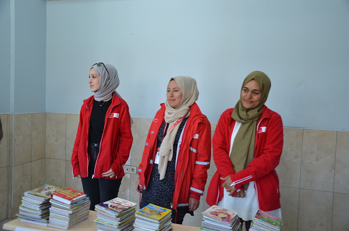 Elbistan Kaymakam Vekili Murat Yıldız ve İlçe Milli Eğitim Müdürü Fatih Çetin'in katılımıyla açılışı yapılan kantinde, ürünler öğrencilere ücretsiz veriliyor.