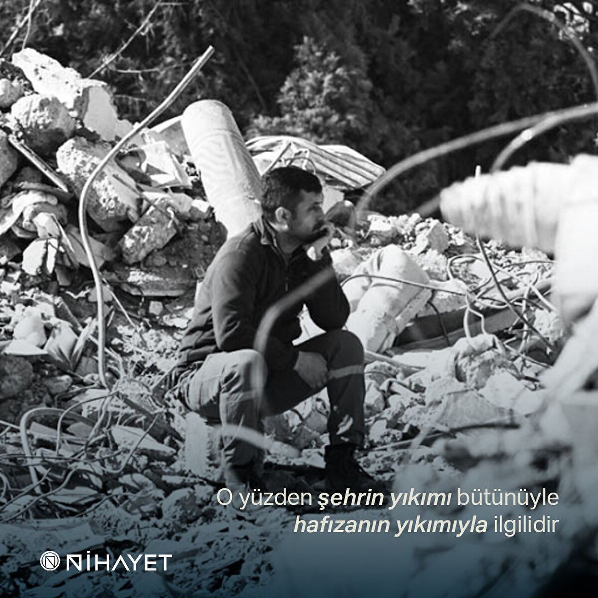 O y&#252;zden şehrin yıkımı b&#252;t&#252;n&#252;yle hafızanın yıkımıyla ilgilidir