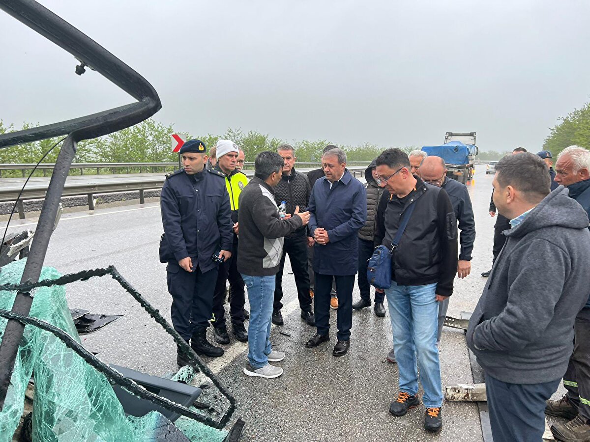 Kazada yaralanan, Susurluk ve Balıkesir'deki hastanelere kaldırılan otobüs sürücüsü Korkut ile 31 öğrenci ve bir görevlinin hayati tehlikesinin bulunmadığı öğrenildi.<br>