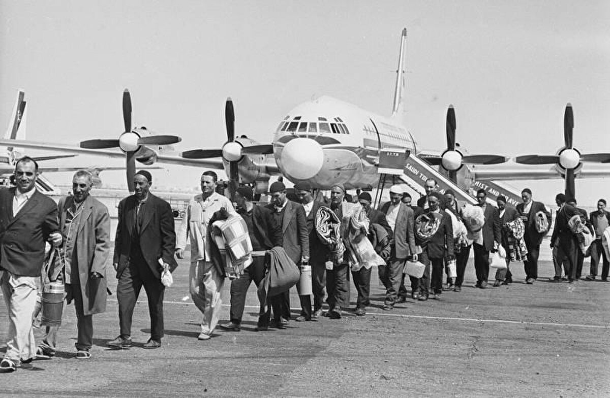 Mekke Havaalanı’na varan hacılar, Ağustos 1968.