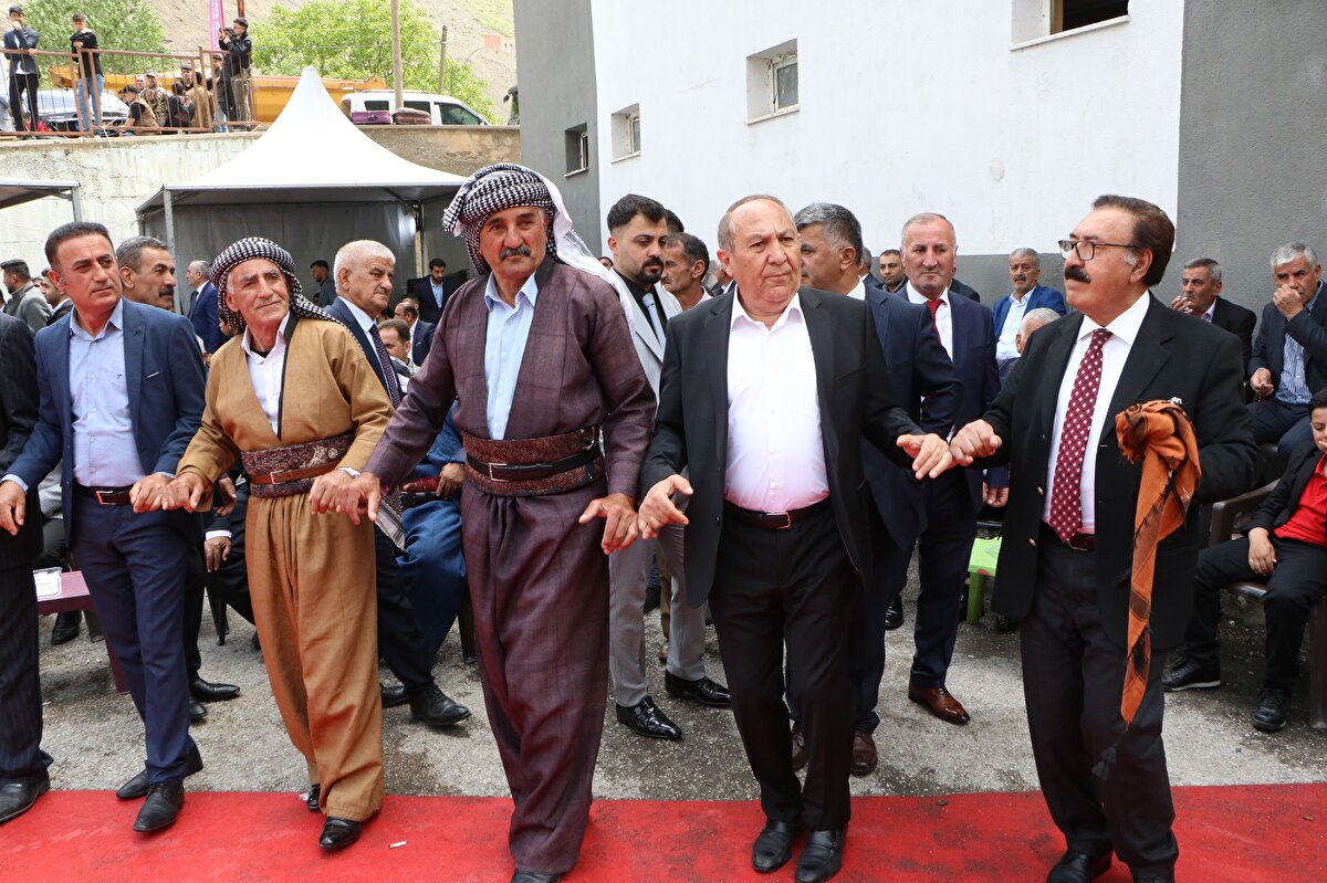 Sayma işleminin ardından takılan paranın 5 milyon 300 bin TL olduğu açıklandı.