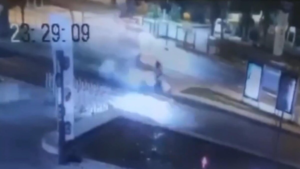 Kazanın ardından çevredeki vatandaşların ihbarı üzerine olay yerine çok sayıda sağlık ve polis ekibi sevk edildi. Sağlık ekipleri, sürücü ve diğer iki yaralıyı yaptıkları ilk müdahalenin ardından ambulansla çevredeki hastanelere kaldırarak tedavi altına aldı.<br>