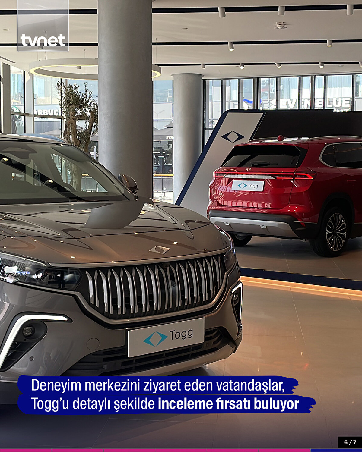 Deneyim merkezini ziyaret eden vatandaşlar, Togg’u detaylı şekilde inceleme fırsatı buluyor