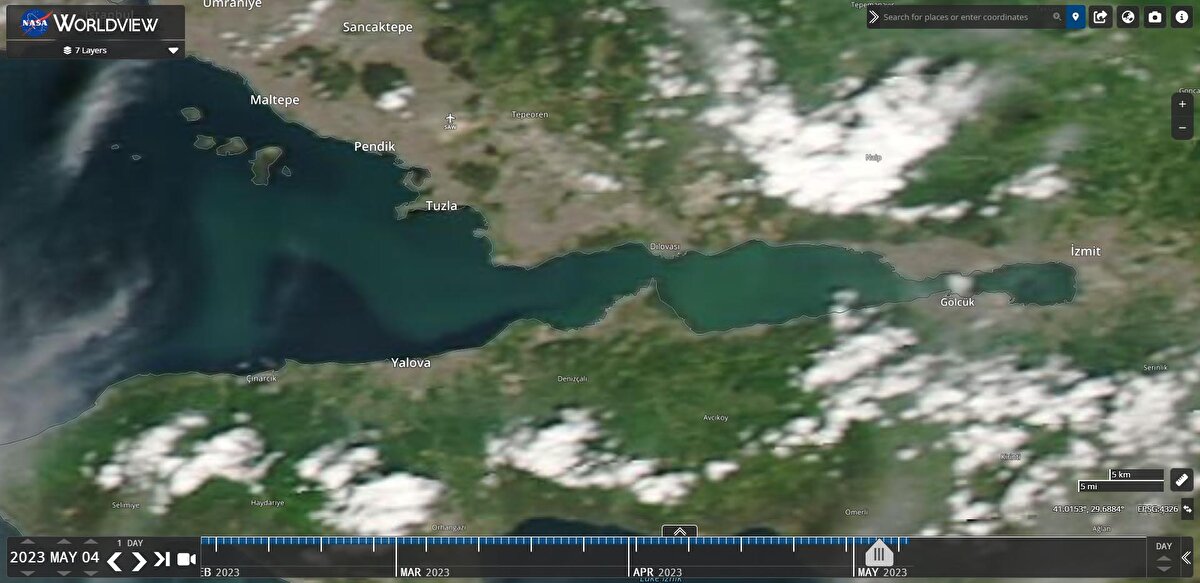 Renk değişimi, NASA'nın uydu görüntülerine de yansıdı.