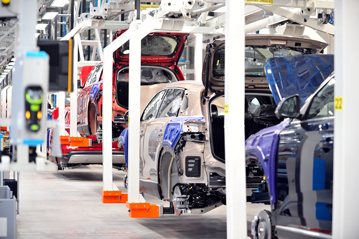 'FİKRİ MÜLKİYETİ YÜZDE 100 BİZE AİT' <br>Togg'un fikri mülkiyetinin yüzde 100 yerli olduğunu, fiziki olarak ise yüzde 51 yerli olduğunu belirten Karakaş, şöyle konuştu: