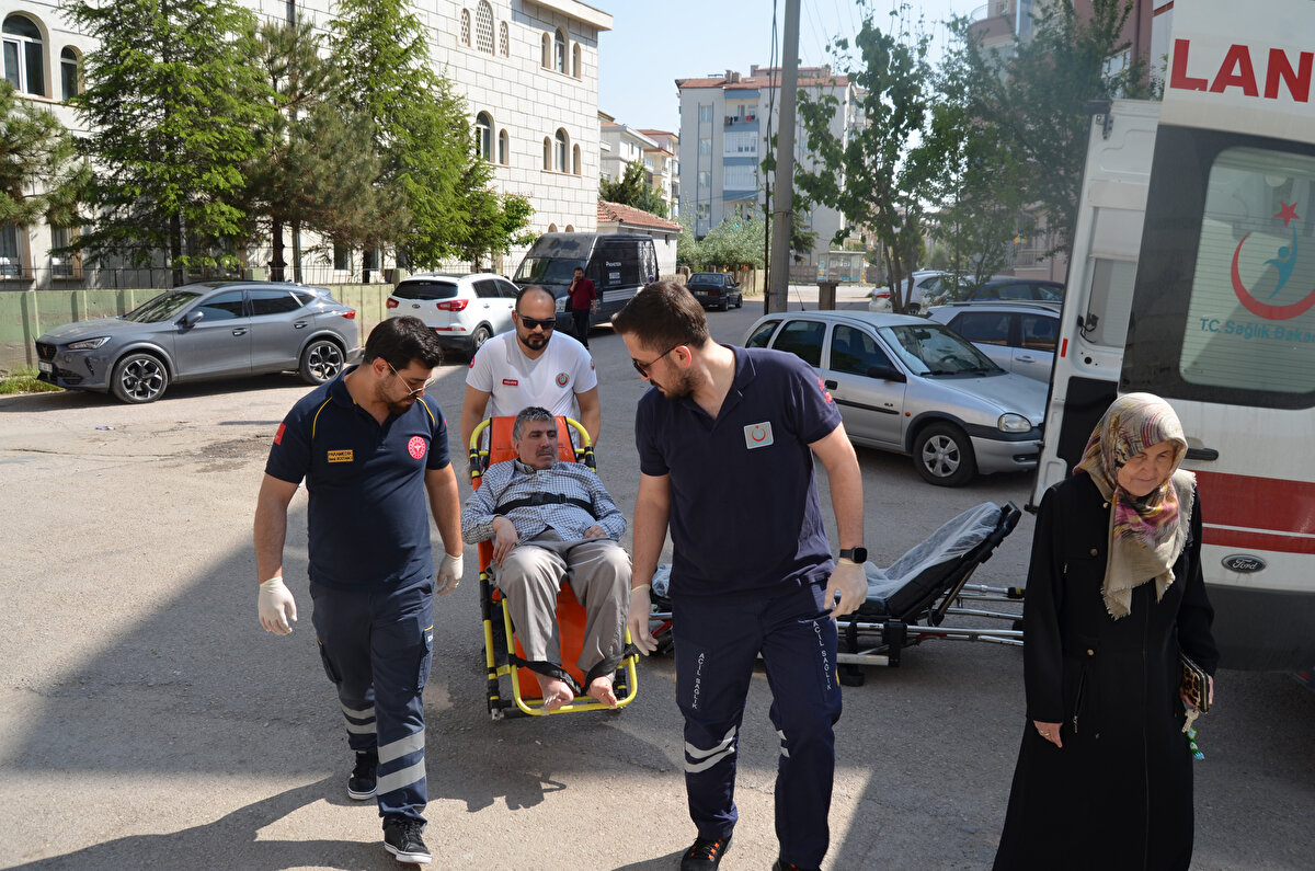 Oyunu kullanan Satık, ''Ambulunsla oyumuzu kullandık ve tekrar evimize gidiyoruz" diye konuştu.