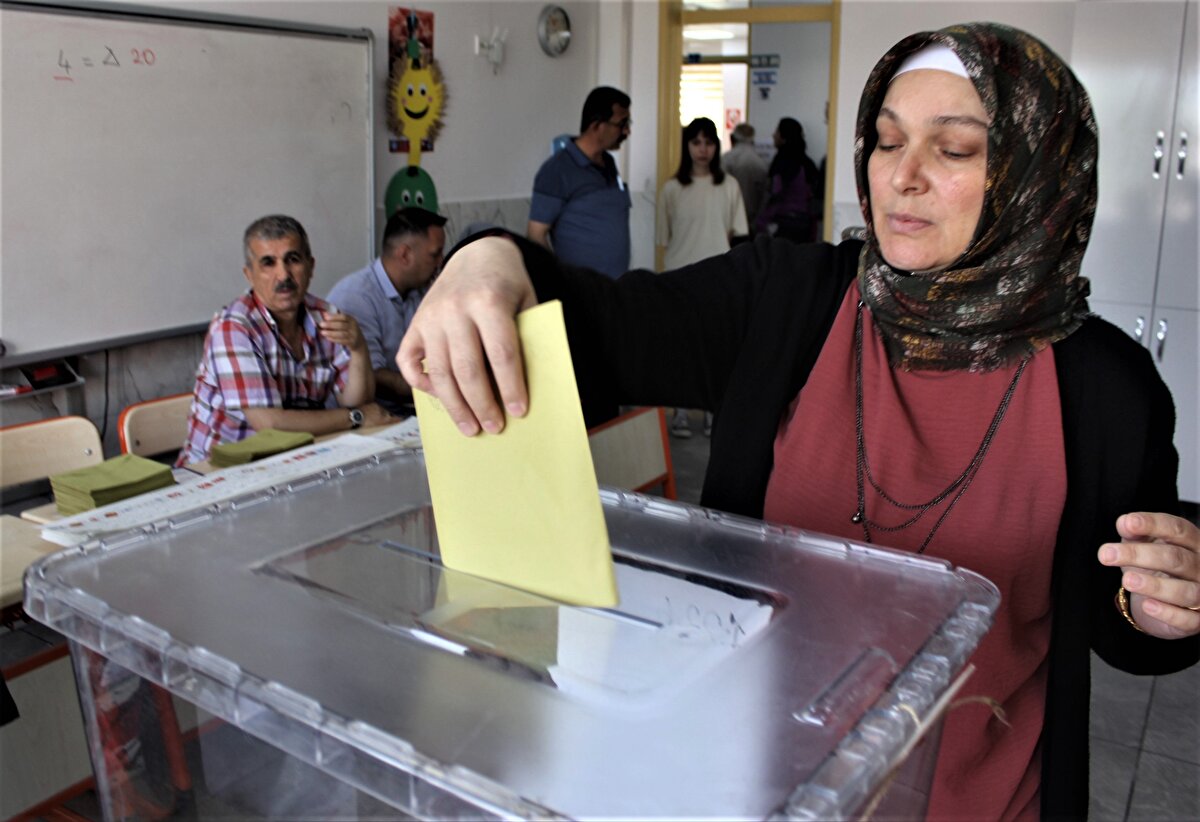 Oy verme işlemi sırasında gebeler, hastalar, engelliler ve yaşlılara öncelik tanınacak.<br>