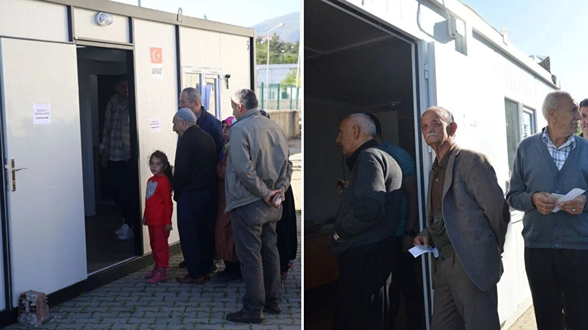 Kahramanmaraş'ta sabah erken saatlerde okullara giden sandık başkanı ve görevliler hazırlıklarını tamamladı.<br><br>