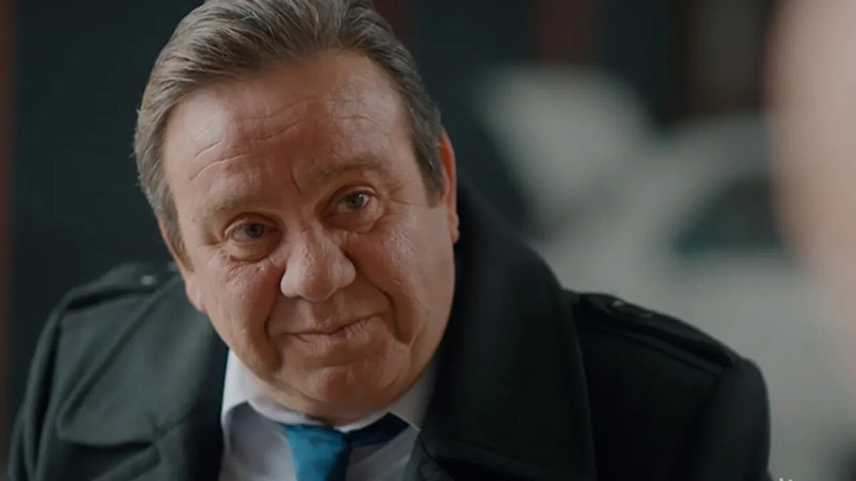 Başka bir oyuncu Serhat Özcan da Türkiye İşçi Partisi Balıkesir 1'inci sıradan aday gösterilmişti.<br><br>