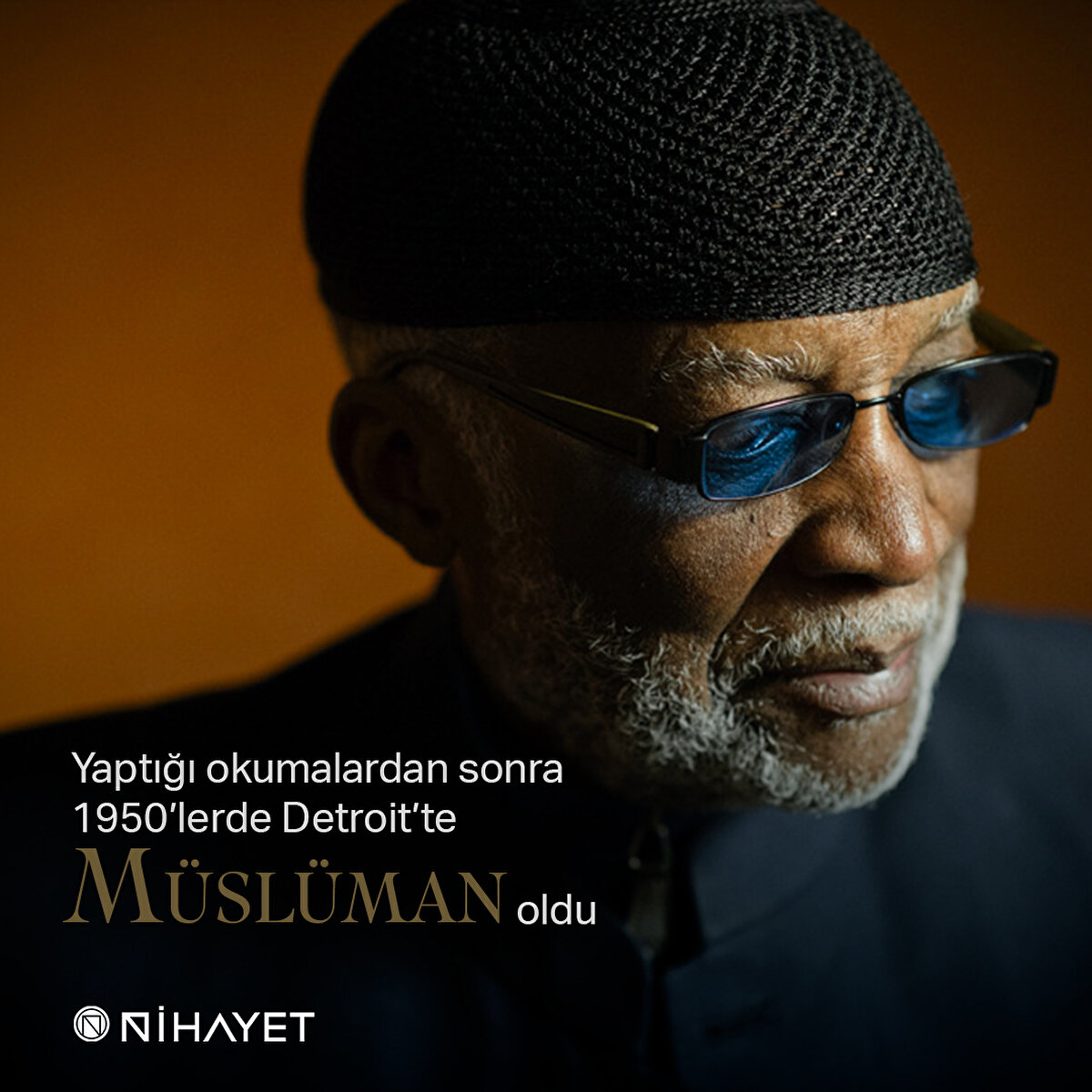 Yaptığı okumalardan sonra 1950’lerde Detroit’te Müslüman oldu