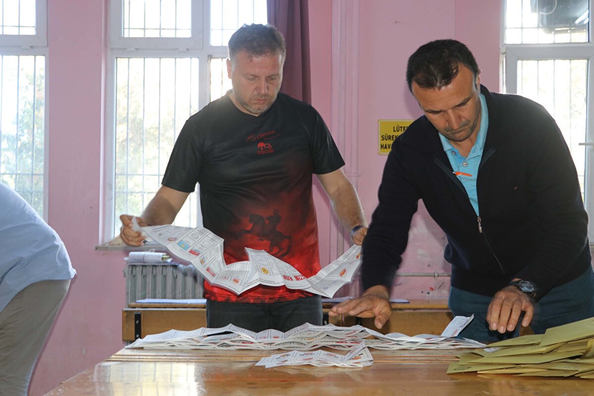 Cumhurbaşkanı seçiminde tercihini rekor oylarla Erdoğan`dan yana yapan ilk üç il Karadeniz Bölgesinden...<br><br>