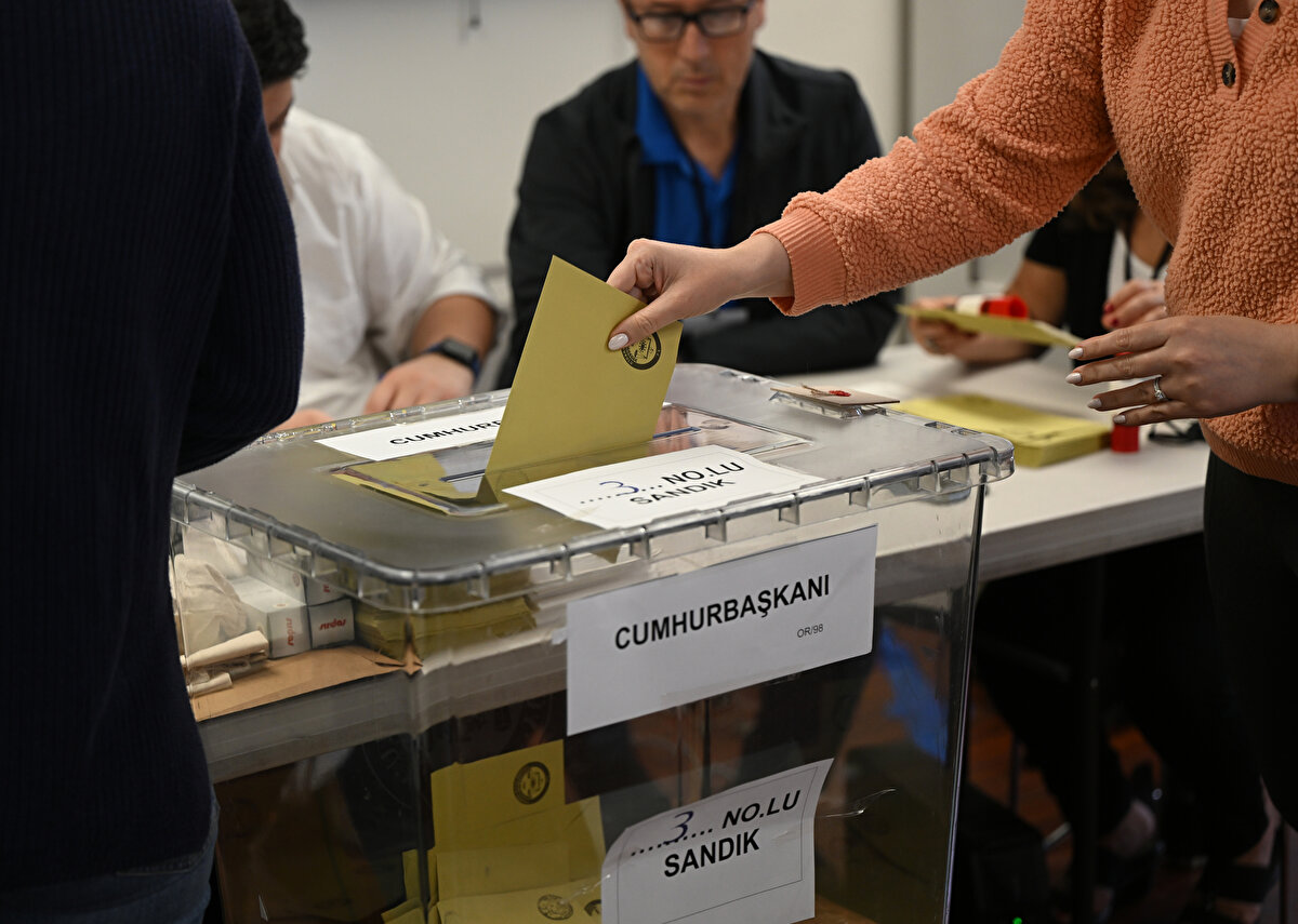 Yurt dışında oy verme işlemi 24 Mayısa son bulacak ancak gümrük kapılarında ise süreç 28 Mayıs saat 17.00’ye kadar devam edecek.<br><br>