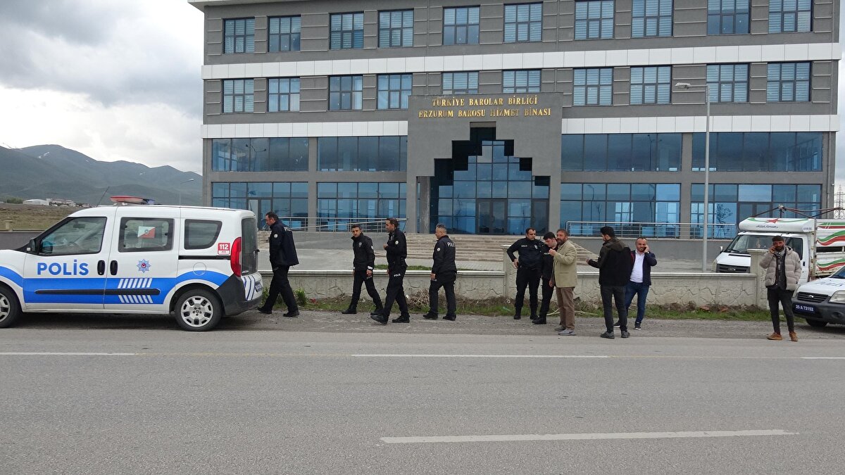 Polisin uyarısının ardından İlhami Ş., kamyoneti ve koyunları ile bölgeden uzaklaştı.