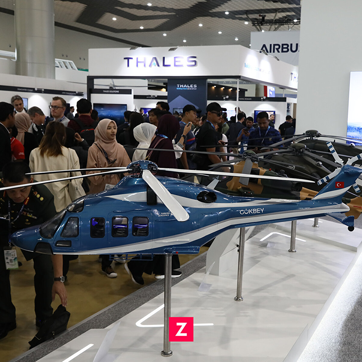 Türk savunma ve havacılık sanayisi şirketi TUSAŞ, Asya-Pasifik Bölgesi'nin en geniş çaplı savunma fuarlarından Malezya'daki Langkawi Uluslararası Denizcilik ve Havacılık Fuarı'na (LIMA 2023) katıldı. Şirket, geliştirdiği hava araçlarını başta Malezya olmak üzere bölge ülkelerinin askeri ve sivil yetkililerine tanıttı.