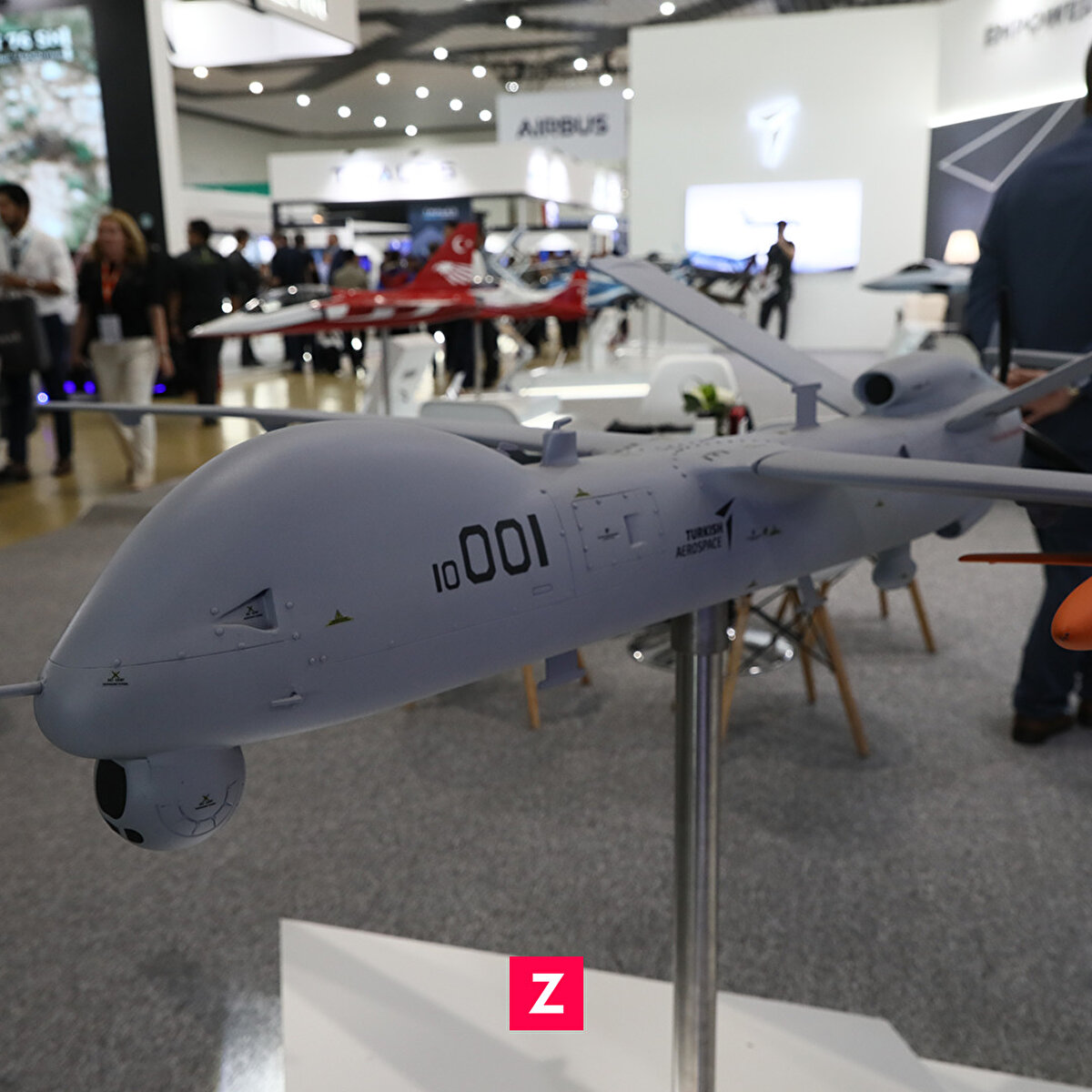 Uçak yapısallarında da dünyanın önde gelen firmalarıyla çalışan TUSAŞ, son 3 yılda yaklaşık 2,5 milyar dolarlık yeni iş geliştirme kontratı imzaladı.