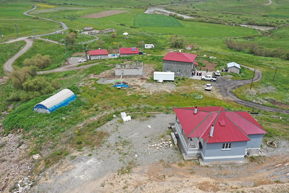 Okula yerleştirilen 1030 numaralı sandıkta oy verme işlemi saat 08.00'den itibaren başladı.<br>