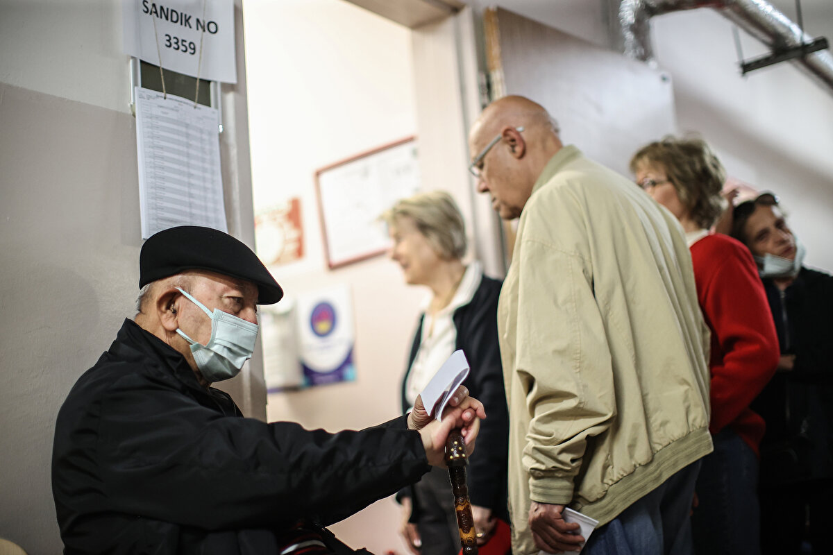 Silivri'de 151 bin 415 seçmen, Marmara Cezaevi'ne kurulan sandıklar dahil toplam 440 sandıkta cumhurbaşkanını seçmek için demokratik hakkını yerine getirecek.
