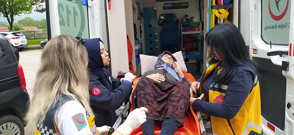 Çıkınlar Mahallesi 500 Evler Sitesi'nde oturan felçli hasta Sehure Yaman da oyunu kullanmak için evinden alındı.