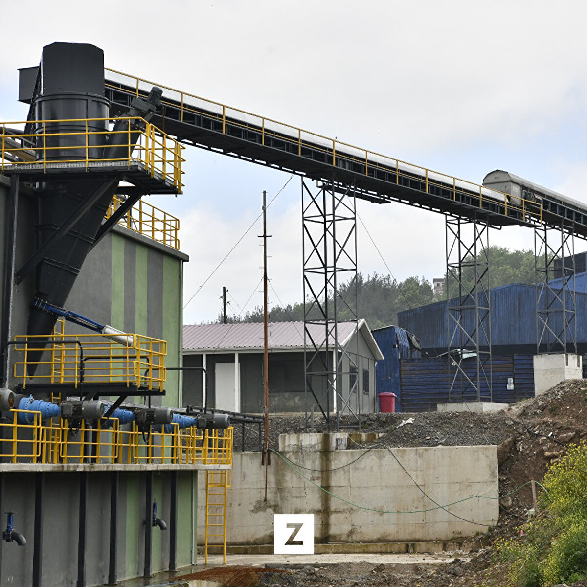 Samsun Büyükşehir Belediyesi Çevre Koruma Kontrol Dairesi Başkanı Ali Tulumen, organik atıkların enerjiye çevrilmesinde dünyada kullanılan son teknolojilerden biri olan tesisin 6 milyon dolarlık bir yatırım olduğunu bildirdi.