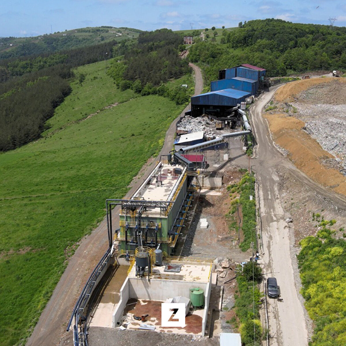 Samsun Büyükşehir Belediyesi Çevre Koruma Kontrol Dairesi Başkanı Ali Tulumen, organik atıkların enerjiye çevrilmesinde dünyada kullanılan son teknolojilerden biri olan tesisin 6 milyon dolarlık bir yatırım olduğunu bildirdi.