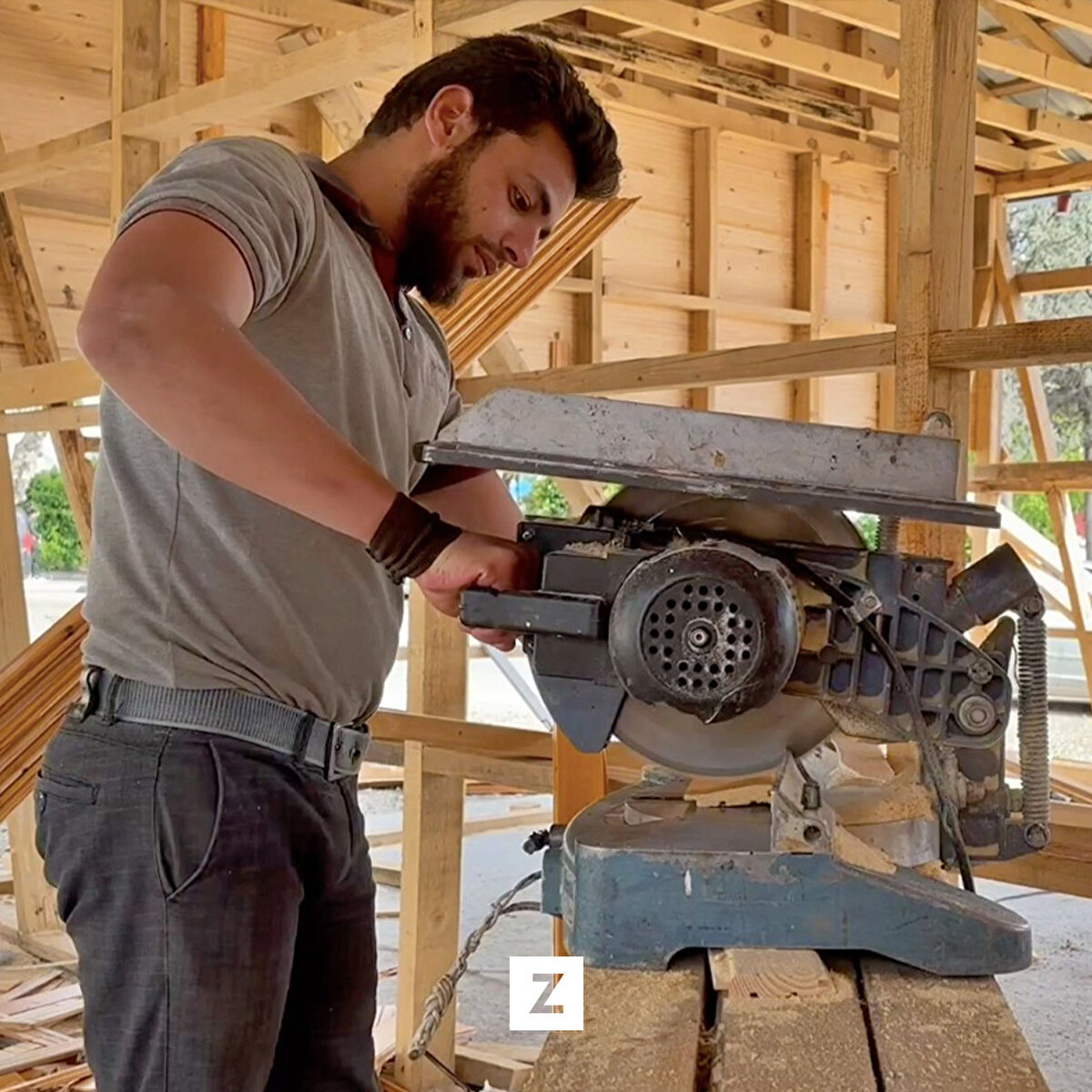 Ticari hayatın canlandırılması, özellikle dükkanı yıkılan esnafımızın tekrar ticaretine başlaması ve para kazanması önemliydi. Bunu da sağlamış olduk.