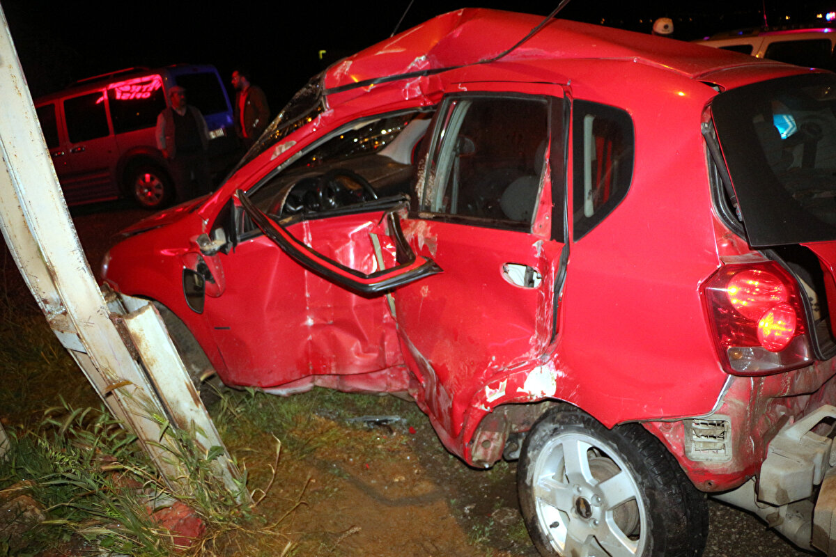 Tedaviye alınan yaralılardan Uğur Perçin, doktorların tüm çabasına rağmen kurtarılamadı. Kazada yaralanan Birnuğ Tuğba Özdağ ise hastanedeki tedavisinin ardından taburcu oldu.<br><br>