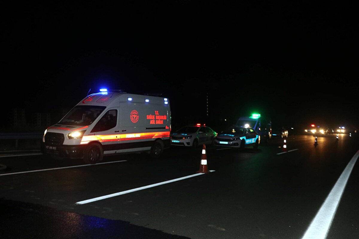 Olay gece saatlerinde Gaziantep Çevre Yolu'nun Yamaçtepe Mahallesi mevkisinde meydana geldi.