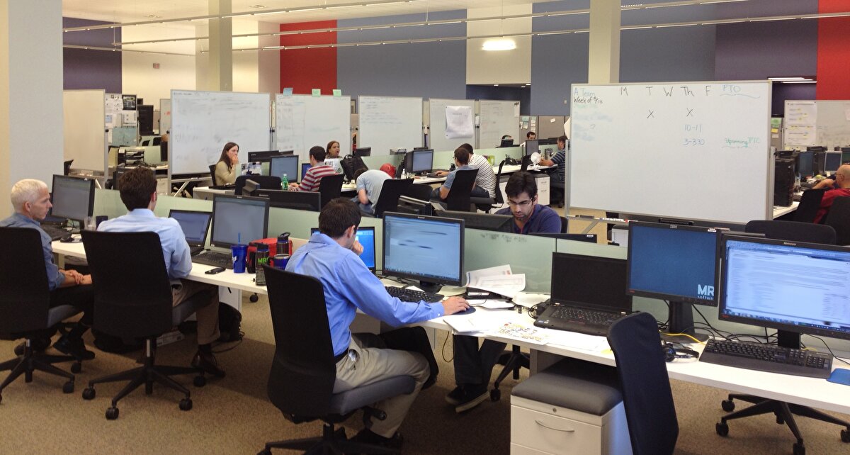 Özellikle ofislerde kullanılan bilgisayar fareleri ve klavyeler hastalık riski taşıyabilir. Bu bakteriler cilt enfeksiyonlarına, idrar yolu enfeksiyonlarına ve gastrointestinal hastalıklara neden olabilir. Hatta bağışıklık sistemi zayıf olan kişilerde solunum yolu enfeksiyonlarına neden olabilir" dedi.