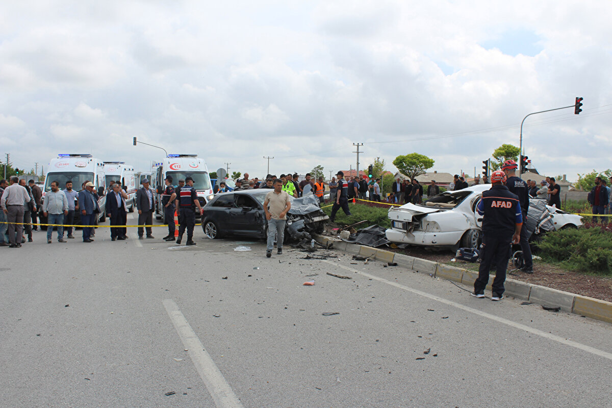 Seyit Ali Tarhan ve kardeşi Adem Tarhan'ın cenazesi akşam saatlerinde Filikci köyünde kılınan namaz sonrası köy mezarlığına defnedildi. Meryem Tarhan'ın cenazesi de defnedilmek üzere memleketi Şanlıurfa'ya gönderildi.<br><br>