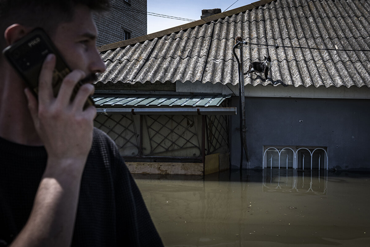 Birleşmiş Milletler (BM) İnsani İşlerden Sorumlu Genel Sekreter Yardımcısı ve Acil Yardım Koordinatörü Martin Griffiths, Nova Kakhovka barajının yıkılmasının ardından 40 yerleşim yerinde sel meydana geldiğini, on binlerce kişiye acil yardım ulaştırılması gerektiğini belirtti.<br><br>