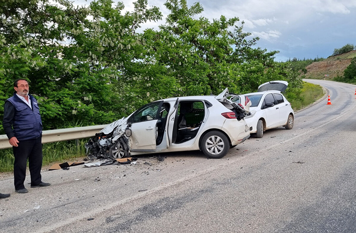Cemile S.'nin ayağındaki kırıklar nedeniyle ameliyat edileceği, diğer yaralıların durumunun iyi olduğu öğrenildi. Kazaya ilişkin soruşturma başlatıldı.