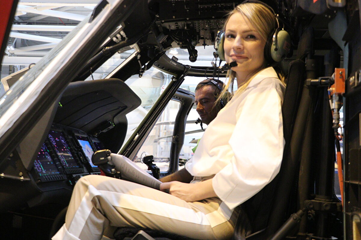 Barın ayrıca, Türk savunma sanayisinde kadın istihdamının diğer ülkelere göre iyi bir noktada olduğunu vurgulayarak, "Dünyanın birçok ülkesinde ve birçok firmasıyla karşılaştırdığımızda, kadın istihdamı konusunda onlarla rekabet edebilir durumdayız. Hatta ben daha önde olduğumuzu bile söyleyebilirim. İşimiz gereği Amerikalılarla, İtalyanlarla çok fazla çalıştık ve aslında bizim savunma sanayisindeki istihdamın o ülkelerde olmadığına birebir şahit olduk" ifadelerini kullandı.