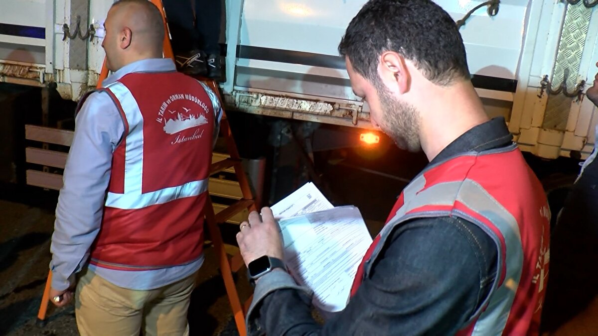 <br>Kurbanlık fiyatlarında ise geçen seneye oranla artış var. 2 bin lira olan küçükbaş kurbanlıklar bu yıl 6-7 bin liradan satılacak.<br><br>