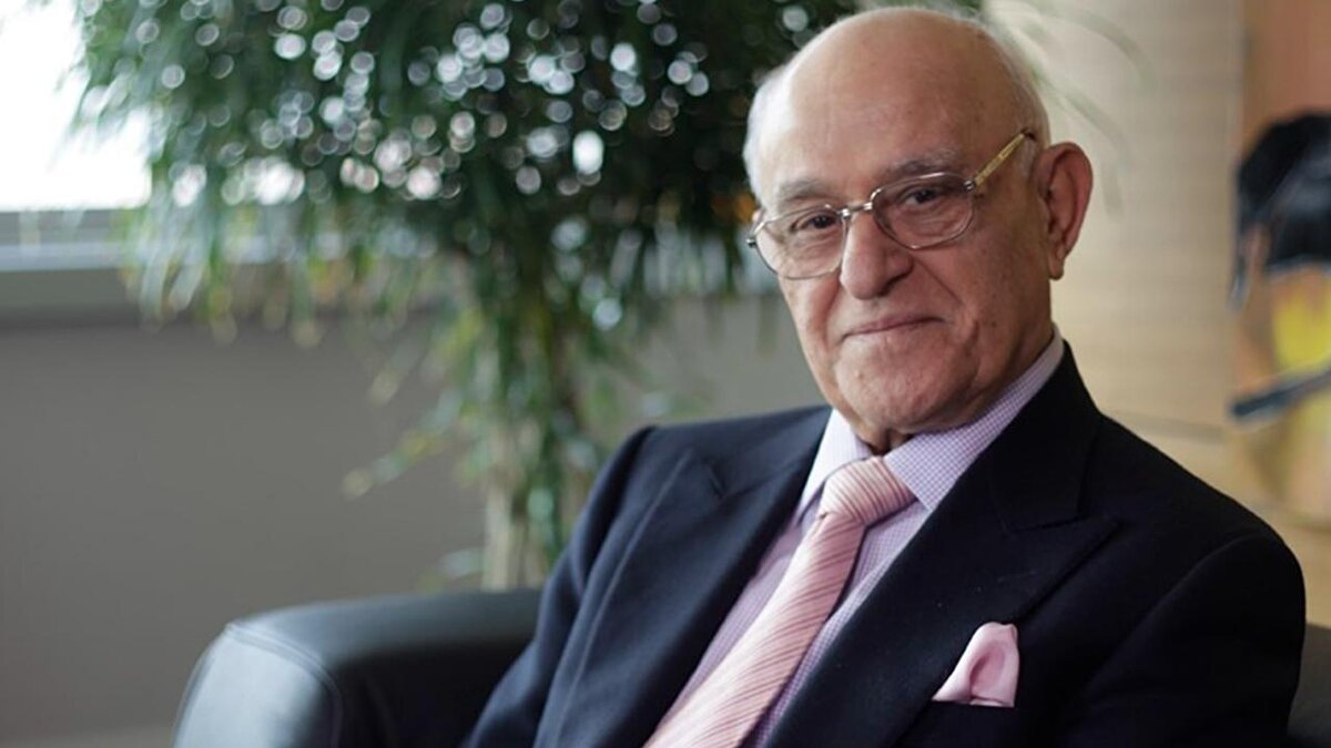 Şevket Sabancı- Esas Holding- 900 milyon dolar<br><br>