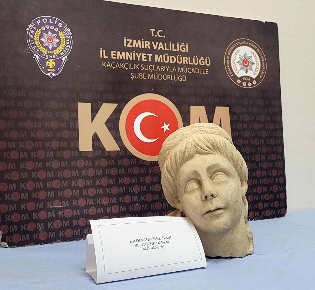 Heykel, incelenmek üzere İzmir Arkeoloji Müzesi'ne teslim edildi.<br><br>