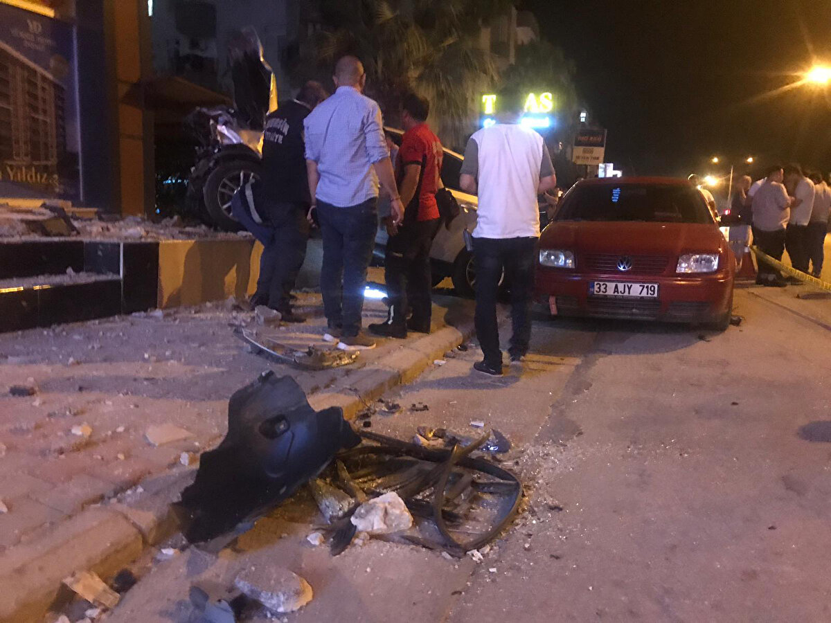 Yaralılar, ihbar üzerine kaza yerine gelen sağlık ekiplerince Erdemli Devlet Hastanesi'ne kaldırılarak, tedaviye alındı. Şirin Özcan, doktorların müdahalesine rağmen sabaha karşı hayatını kaybetti. Çetin ve Özcan'ın cansız bedenleri otopsi için morga kaldırıldı. Ağır yaralı Alperen Özcan'ın da hayati tehlikesinin sürdüğü öğrenildi.