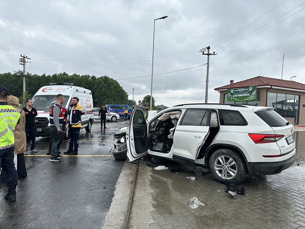 Bu arada baba ve kızının YKS'ye yetişmek için sınav merkezine doğru gittikleri öğrenildi.