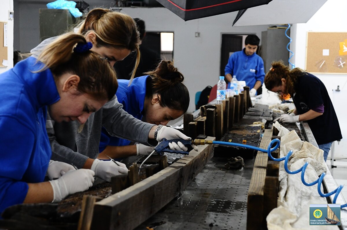 Yenikapı Batıkları Kazısı ve Konservasyon Projesi'nin başkanlığını yürüten Prof. Dr. Ufuk Kocabaş, “Bir müze veya çok iyi bir depo kurulmadığı için yeni batıklara geçemiyoruz. Bu anlamda iş akışımızda bir kırılma var. Eserlerin korunabilmesi adına müzenin muhakkak kurulması gerekiyor" açıklamasında bulundu.