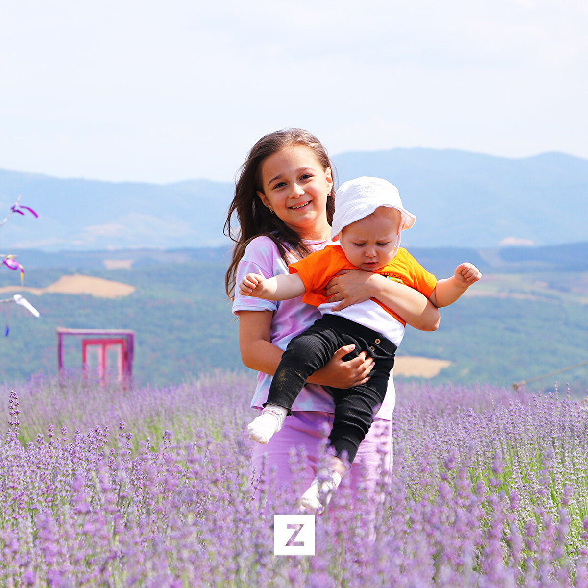 Kıraç alanların tarıma kazandırılması amacıyla 1250 dekarda ekimi yapılan lavanta, hem üreticilerin ekonomisine hem de kentin turizmine katkı sağlıyor.