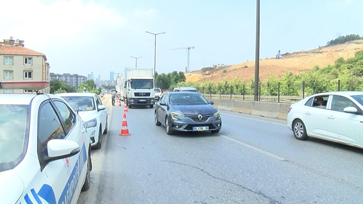 Ambulansla hastaneye kaldırılan yaralının tedavi altına alındığı hayati tehlikesinin olmadığı öğrenildi.