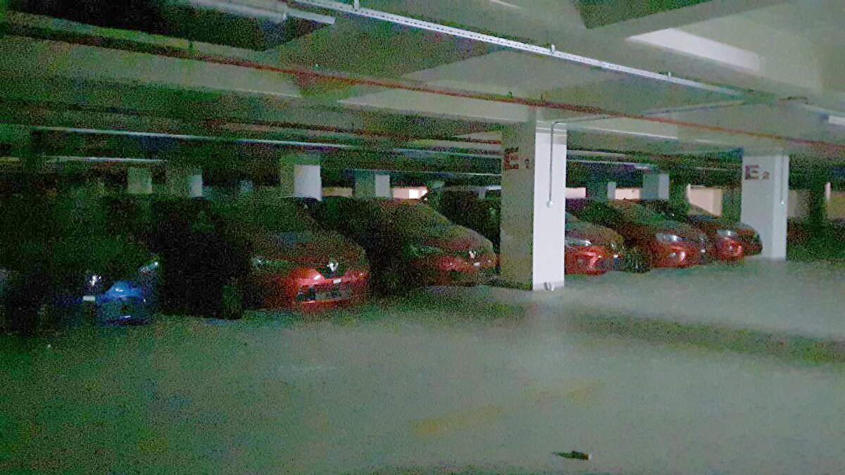 Ne zaman ve kim tarafından bırakıldığı bilinmeyen otomobillerin stokçular tarafından konulduğu iddia edildi.