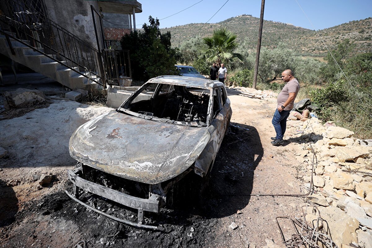 Saldırıdan kısa bir süre önce, Başbakan Binyamin Netanyahu'nun dinî-milliyetçi koalisyonundaki aşırı sağ partilerden biri olan İsrail Ulusal Güvenlik Bakanı Itamar Ben-Gvir, daha sert eylem çağrısında bulunmuştu. 