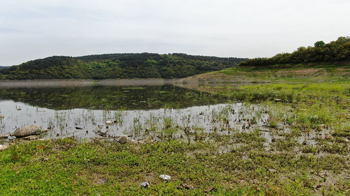İstanbul'a su sağlayan barajların doluluk oranları;<br><br>Alibeyköy barajı Yüzde 25.62<br><br>Büyükçekmece Yüzde 28.92<br><br>Darlık Yüzde 62.01<br>