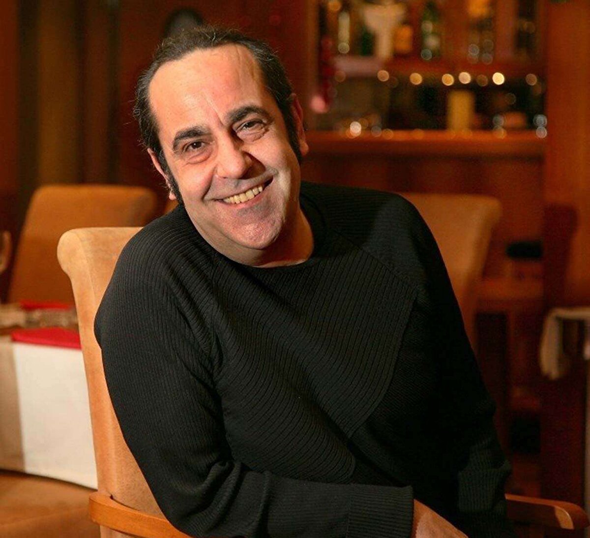 8 ay önce hastalığı nüksetti<br>Birsen Altuntaş, Özkan Uğur’un son durumuyla ilgili şu bilgiyi paylaştı; Usta sanatçının 8 ay önce yeniden rahatsızlandığı, son 3 aydır da Koşuyolu’ndaki Acıbadem Hastanesi ‘nin yoğun bakım ünitesinde tedavi gördüğü öğrenildi.